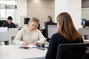 Bureaux des autos : démarches à effectuer lors d’un déménagement en Suisse