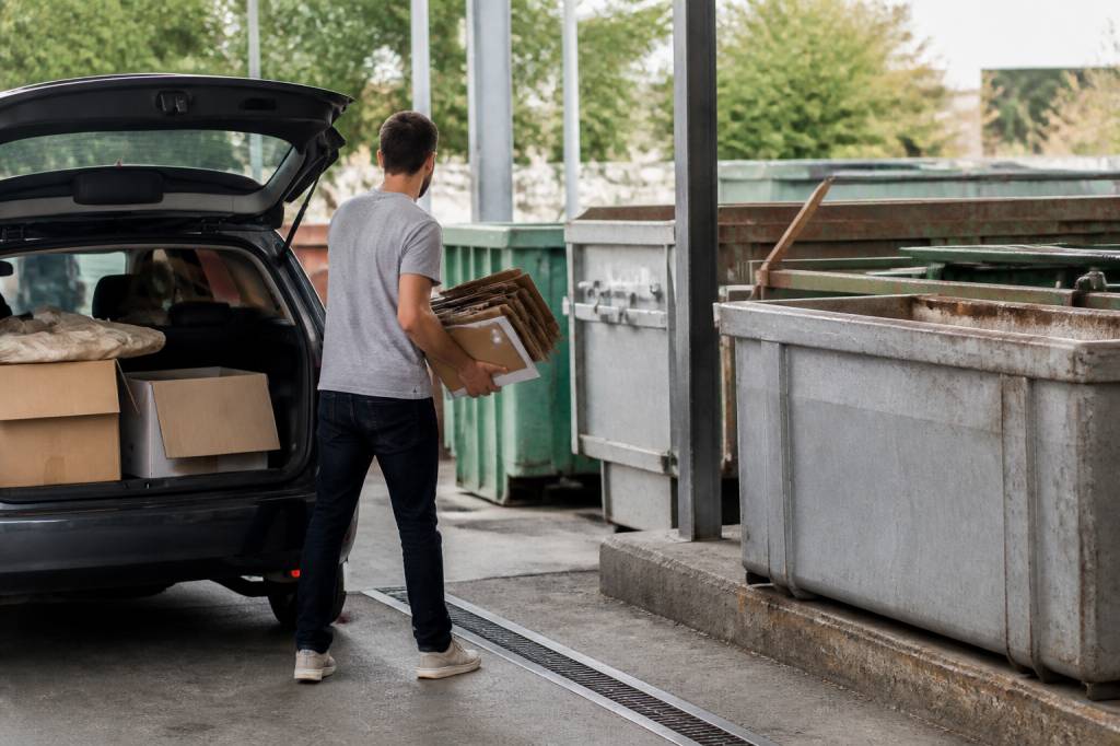 Déchetterie Carouge : horaires, accès et conseils pour déposer vos déchets lors d’un déménagement